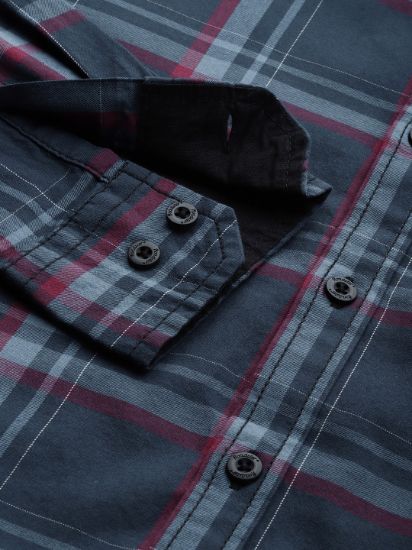 Men Navy Blue & Red Regular Fit Checked Casual Shirt