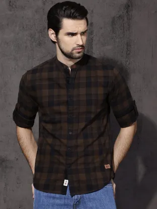 Men Brown & Black Slim Fit Checked Casual Shirt