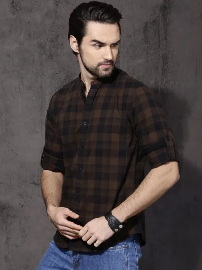 Men Brown & Black Slim Fit Checked Casual Shirt