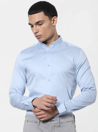Men Blue Slim Fit Solid Casual Shirt
