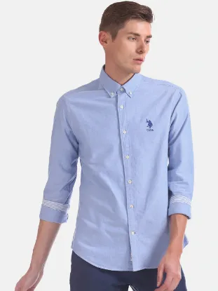 Picture of Men Blue Regular Fit Solid Casual Shirt